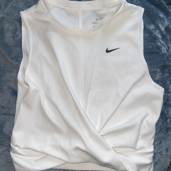 Nike Women's White Twist Cropped Tank - Picture 1 of 3